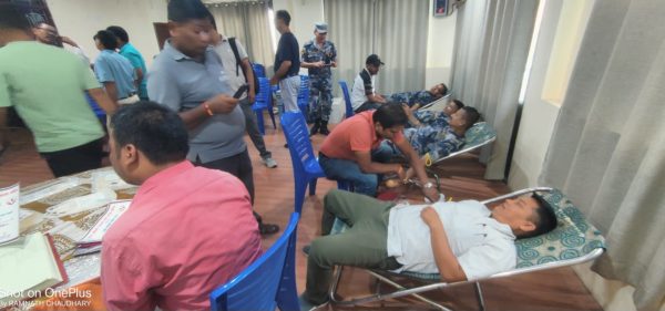 फोनिजका महासचिव तामाङसहित १ दर्जनबढीले गरे रक्तदान