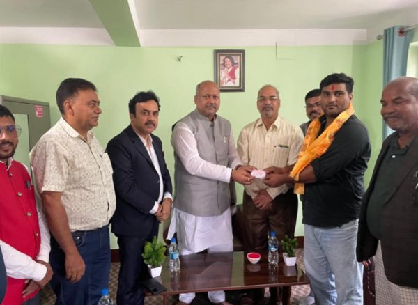 काँग्रेस परित्याग गरि दर्जनौं नेताकार्यकर्ता जनमत प्रवेश