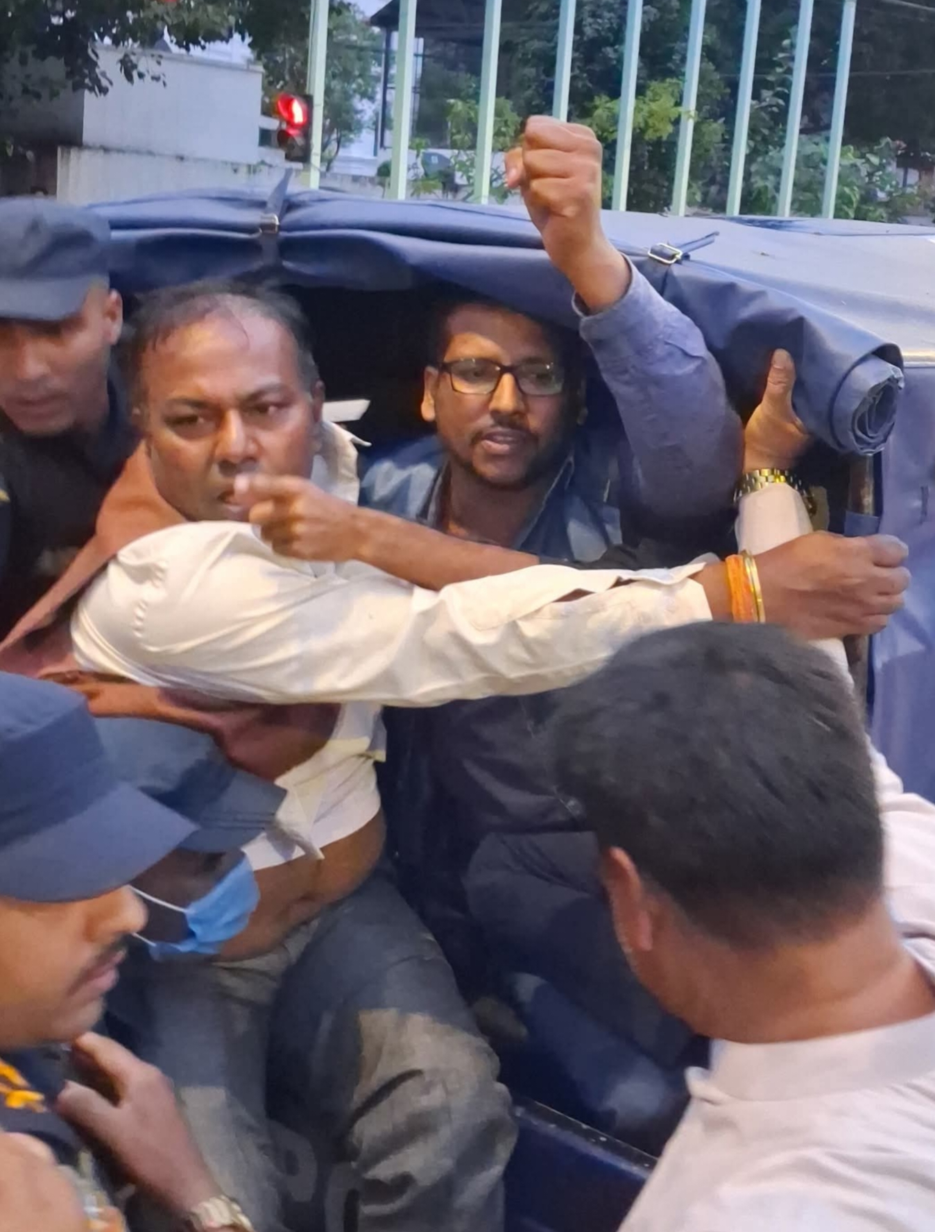 जसपा नेपालको आन्दोलनमा प्रहरी हस्तक्षेप :  १८ जनाभन्दा बढी नेता पक्राउ