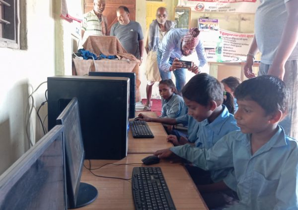प्राथमिक विद्यालयका बालबालिकालाई कम्प्यूटर तालिम