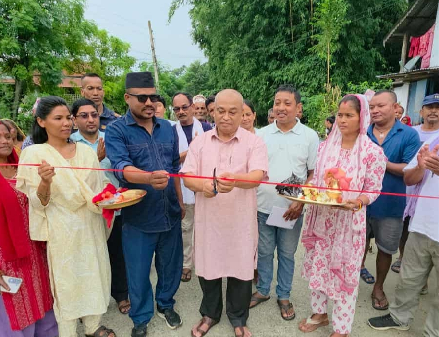 मन्त्री लेखीद्वारा साँस्कृतिक भवन  तथा ढलान सडक उद्घाटन 