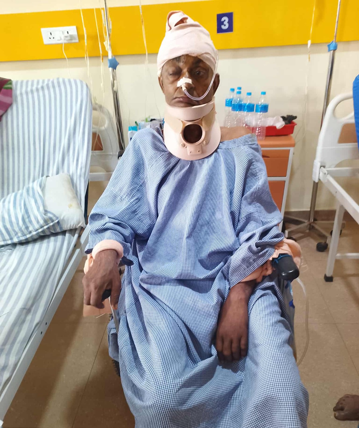 उपचार खर्च जुटाउन नसक्दा देव अस्पतालमै अलपत्र : सहयोगका लागि आग्रह  