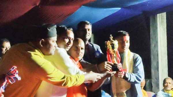 तेरहौतामा संचालित छैठौं पच शिल्ड फुटबल प्रतियोगिताको उपाधि बेङ्गरीलाई 