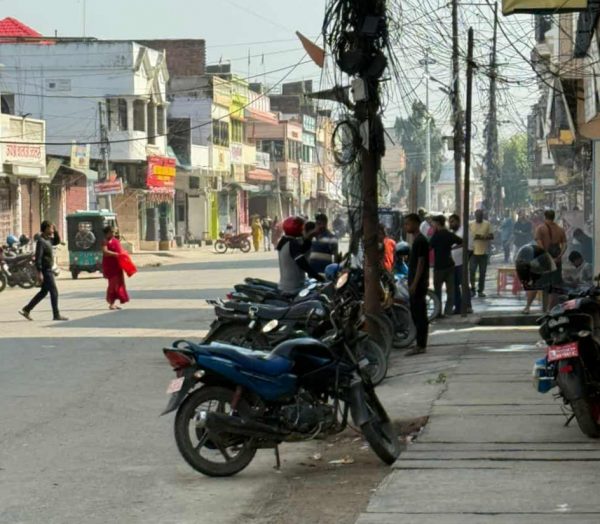 सप्तरीमा करदाता सेवा कार्यालय सार्ने निर्णय विरुद्व प्रदर्शन 