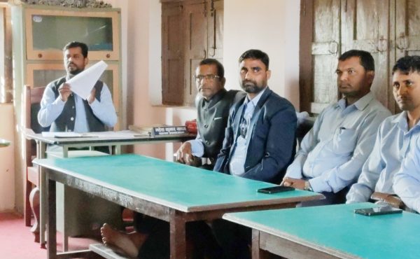 मावि खुरहुरीयाका प्रधनाध्यपक यादवमाथि अनियमितताको आरोप 