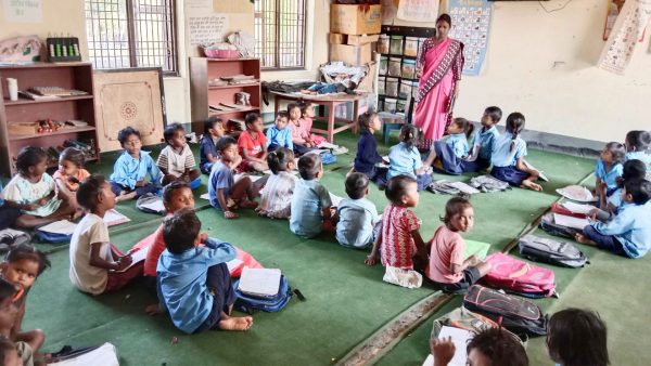 विद्यालयमा बालबिकास शिक्षिकालाई चुनाैती