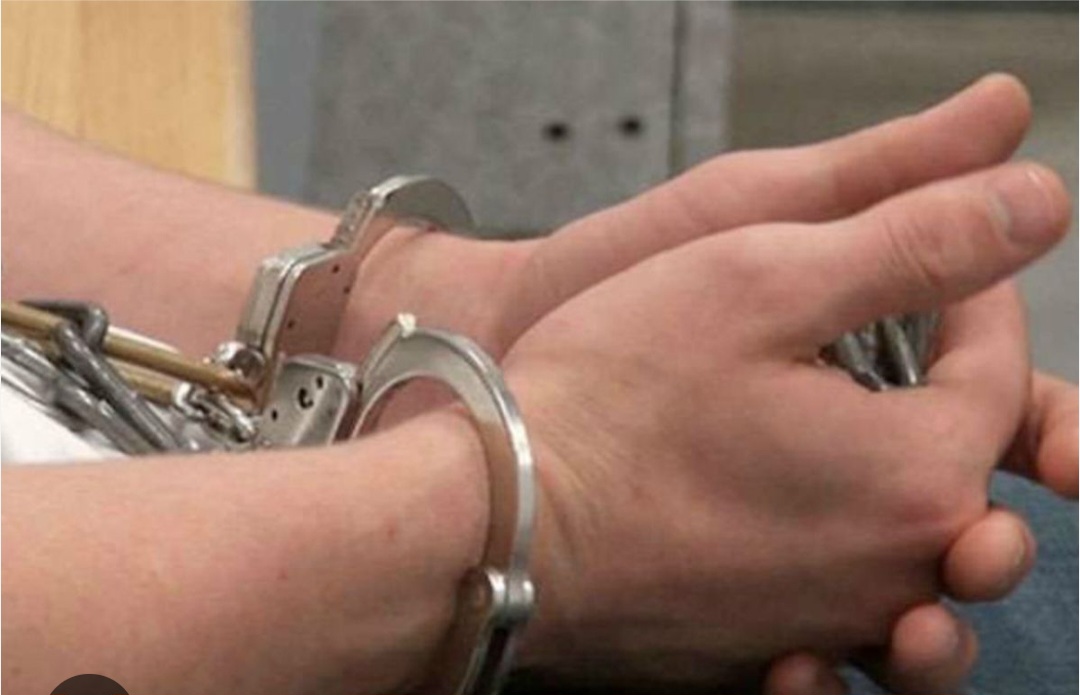 सप्तरीमा प्रहरी कुट्ने दुई युवाक पक्राउ 