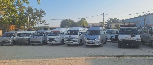 फत्तेपुरमा पूर्व चल्ले माइक्रोबस हडताल