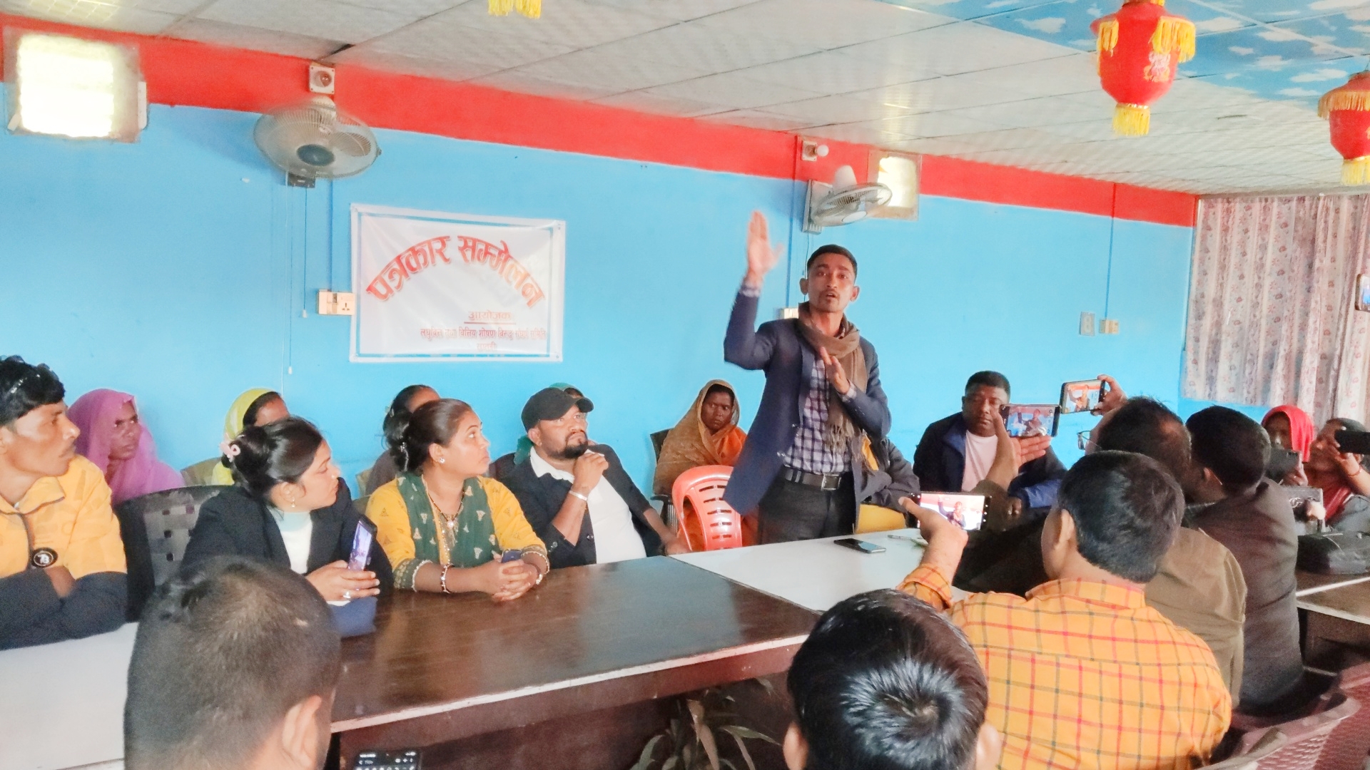 बैंकले करोडौंको जग्गा हड्प्ने प्रयास :  झुठो मुद्दा लगाएर दुख दिएको लघुवित्त पीडितको आरोप