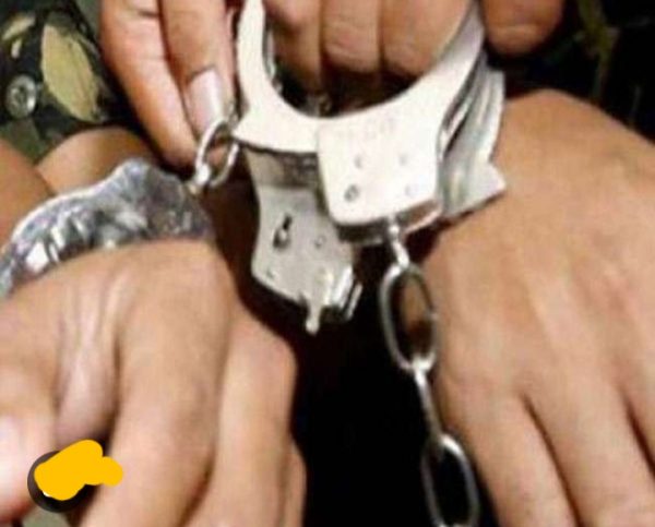 बैंक कर्मचारीलाई दुर्व्यवहार गरेको आरोपमा दुइजना पक्राउ