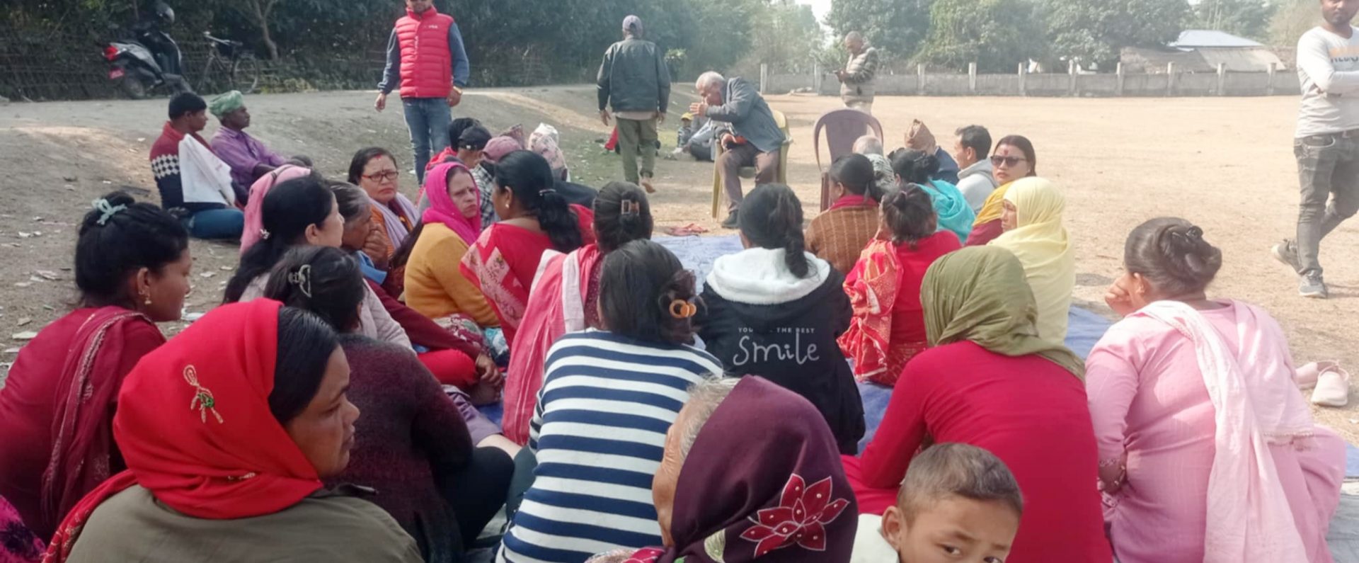 सप्तरी १ का उम्मेदवार प्याकुरेल मतदातासंग भेटघाटमा व्यस्त 