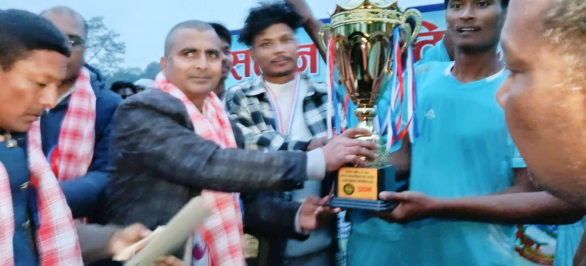 खडक नगरपालिका वडास्तरीय फुटबलको उपाधी वडा नम्बर ४ लाई