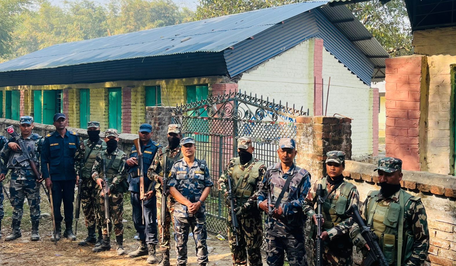 सप्तरीमा नेपाली सेनाको सवारी तथा पैदल गस्ती