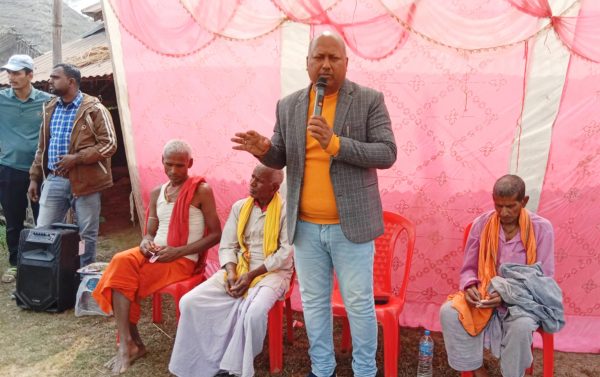 नेता यस्ताे छान्न  पर्छ जसले दु:ख सुखमा साथ दिन्छ:- पूर्व मुख्यमन्त्री सिंह 