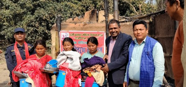 धर्मीहल्फाद्वारा अग्नीपीडित तीन परिवारलाई राहत वितरण