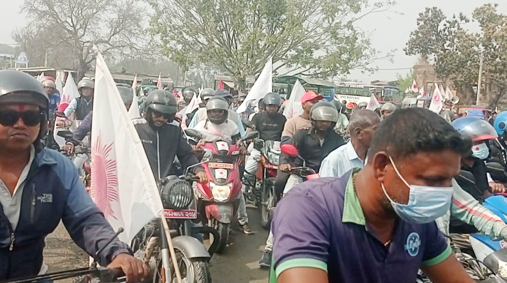 एमालेद्वारा सप्तरी १ मा बृहत मोटरसाइकल र्‍याली प्रदर्शन