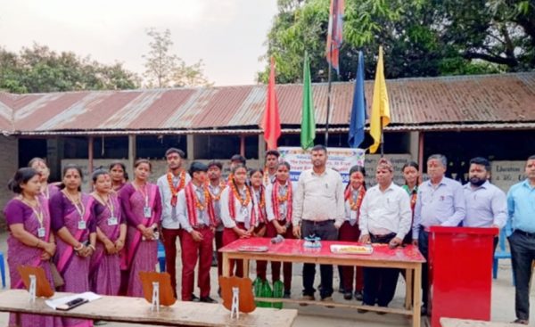 सुनाखरी इङलिस बोर्डिङ स्कुलमा कक्षा १० का विद्यार्थीलाई बिदाई