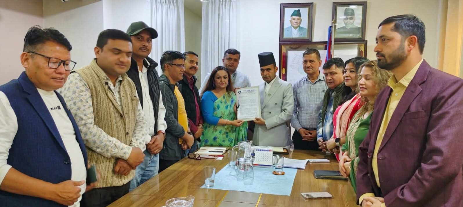 महासंघले बुझायो सञ्चारमन्त्रीलाई ज्ञापनपत्र : माग सम्बोधन नभए आन्दोलनमा उत्रिने चेतावनी