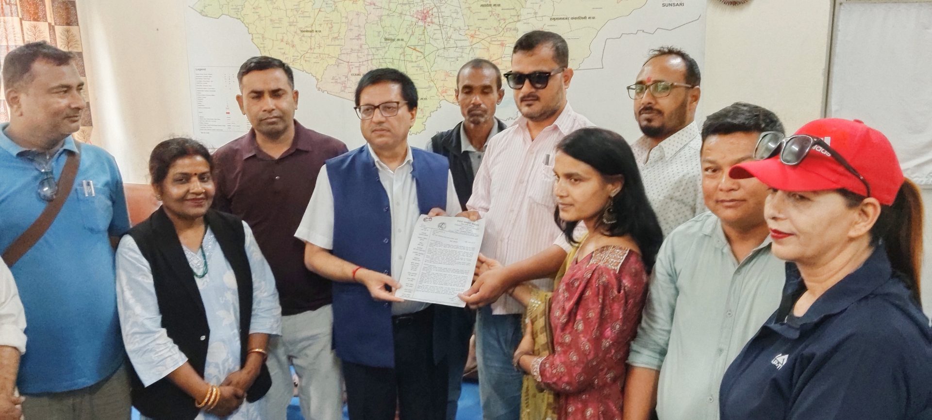 पत्रकार महासंघले बुझायो प्रधानमन्त्रीलाई ज्ञापनपत्र