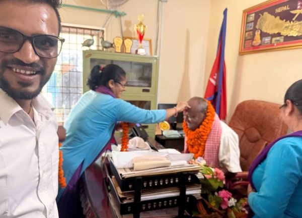 चौधरी फर्किए अध्यक्षको जिम्मेवारीमा : पदभर ग्रहण कार्यक्रममा जनप्रतिनिधिहरुको अघोषित बहिष्कार
