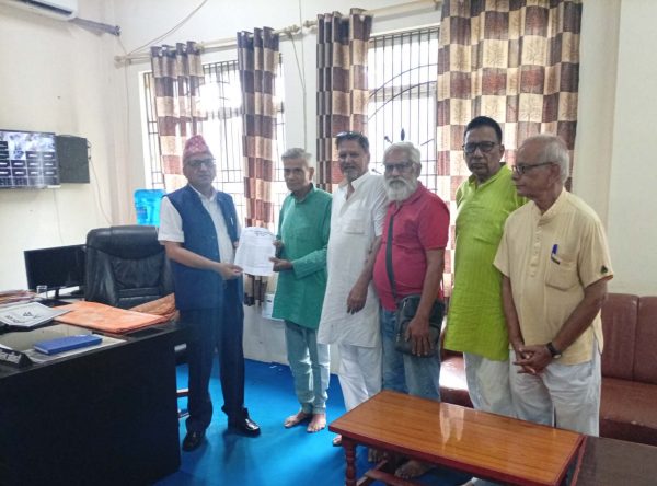 ज्येष्ठ नागरिक शब्द कायम गर्न माग :  सरकारले ज्येष्ठ नागरिकको अवमूल्यन गरेको आरोप 