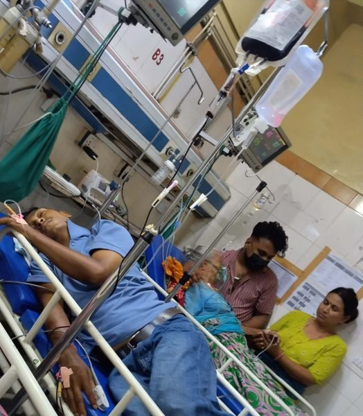 आमाको उपचारमा ॠण लागेर विदेशीएका बोनम्यारो पीडित दिपक समस्यामा  